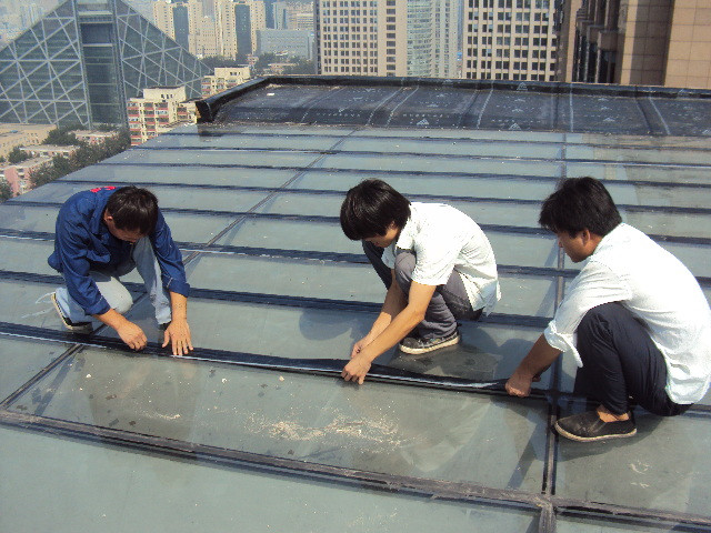 外墻及飄窗漏水